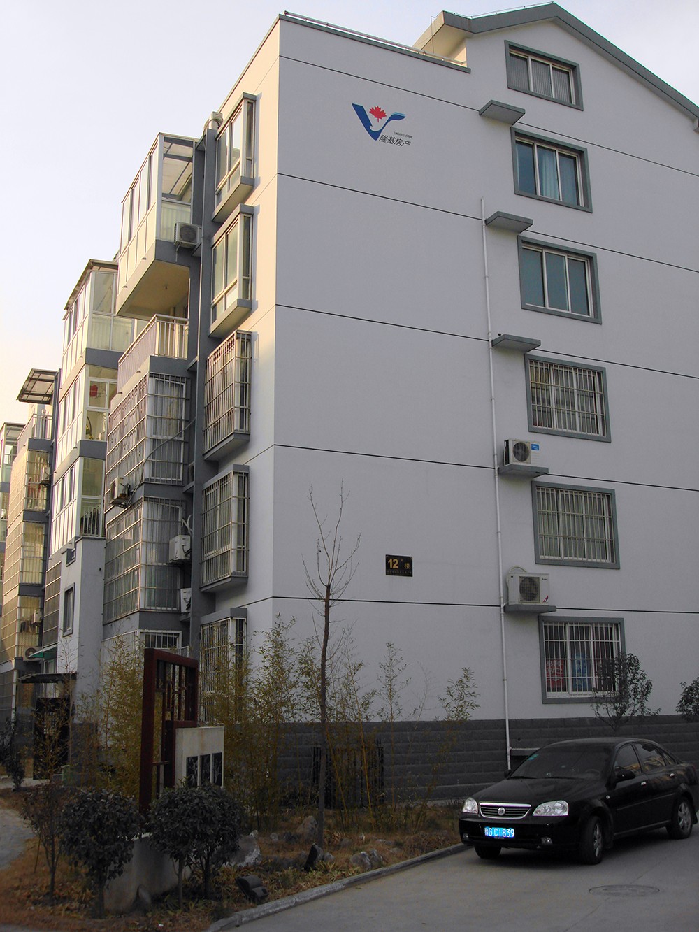 某住宅樓墻體平面糾偏設(shè)計與施工
